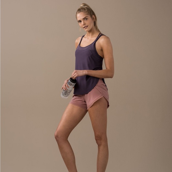 🆕🍋Lululemon Anew Singlet side slit tank, black currant - Picture 1 of 8